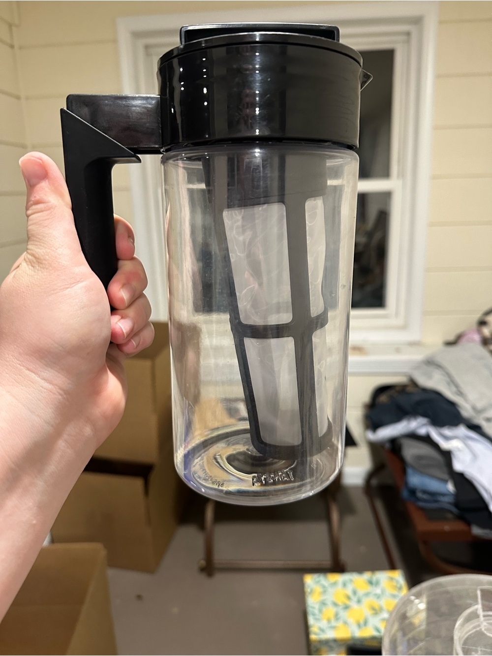 Reusable Cold Brew Pitcher with Black Lid and Filter - Picture 1 of 1